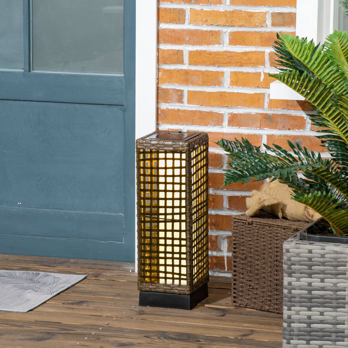 Outsunny Gartenleuchte, solarbetrieben, 8 Stunden Leuchtdauer, automatische Einschaltung, Rattanoptik, 15,5 x 15,5 x 46 cm