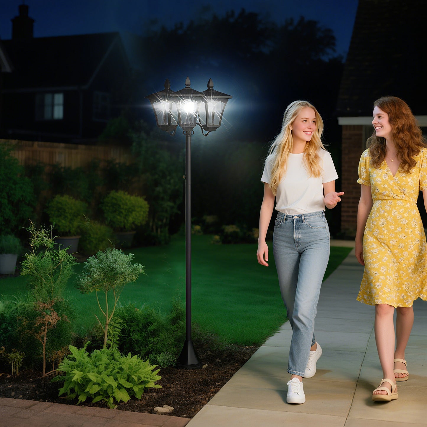 Outsunny Solar-Gartenlaterne mit 3 Lampen, Edelstahlstange, 120 Lumen LED, 51,5 x 47 x 182,5 cm, Schutzart IP44, für Garten und Balkon, Schwarz