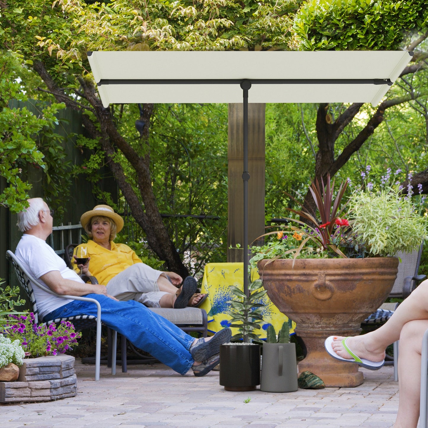 Outsunny Sonnenschirm, um 180 Grad drehbar, höhenverstellbar, Gartenschirm mit Aluminiumstange, 150 x 205 cm, beige