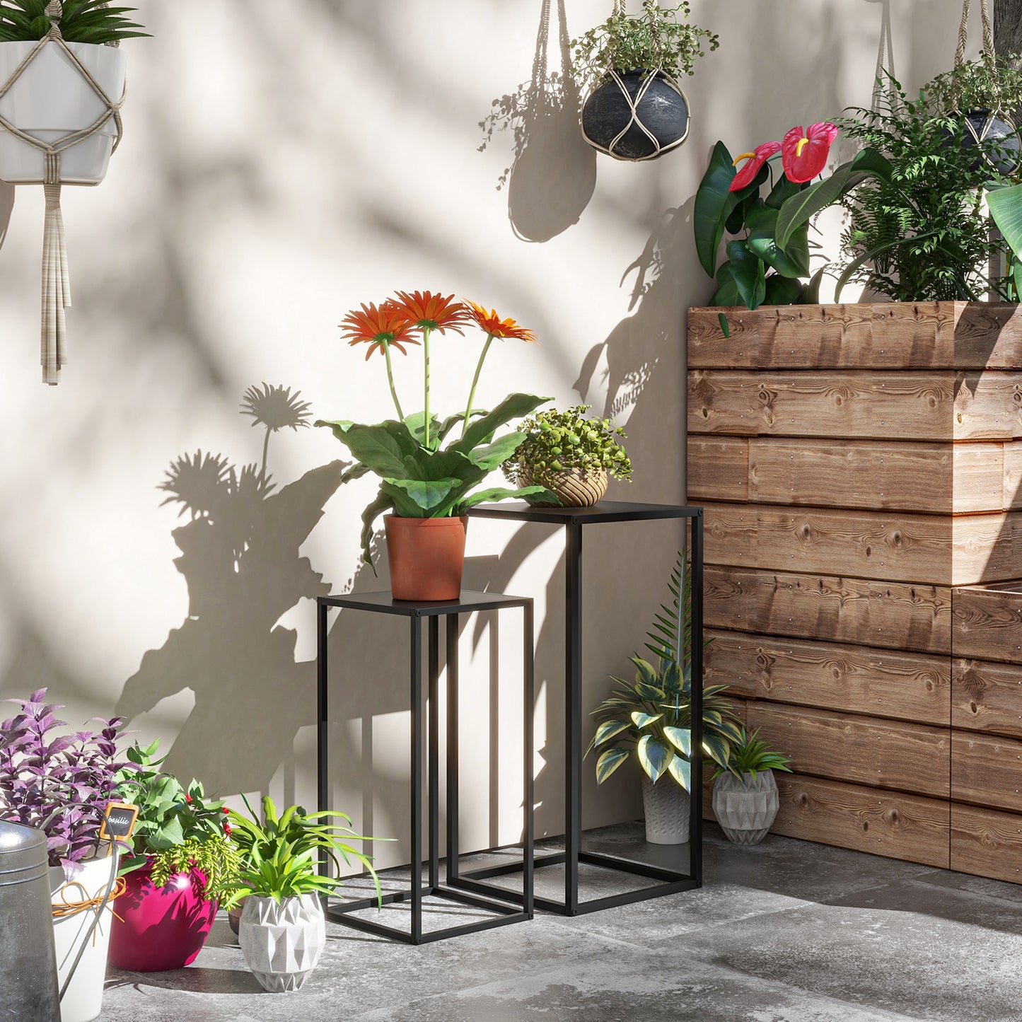 Outsunny Blumenständer, 2er-Set, skandinavisches Design, Metallgestell, Höhe 58,5/65 cm, Schwarz